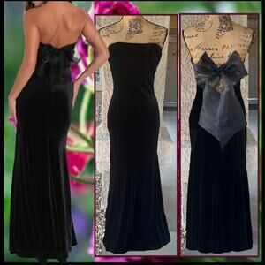 Lulus Mesmerizing Elegance Black Velvet Strapless Backless Maxi Dress Size L
